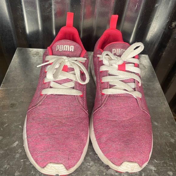 Puma Women’s Pink and White Tennis Shoes, Size 8 - Picture 4 of 6
